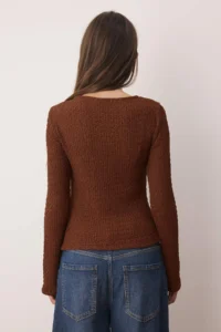 TRENDYOLMİLLA Brown Fitted Accessory Detailed textured Long Sleeve Flexible Knitting Blouse - Image 4