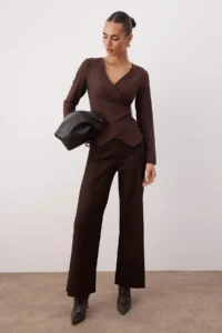 TRENDYOLMİLLA Brown Double breasted Hair Clip Detailed Weaving Blouse