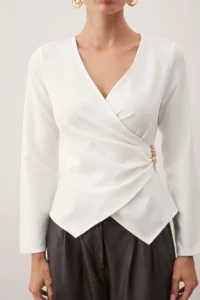 TRENDYOLMİLLA Ecru Double breasted Hair Clip Detailed Weaving Blouse - Image 3