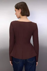 TRENDYOLMİLLA Brown Boat Neck peplum/Waisted Regular Size Knitting Blouse - Image 4