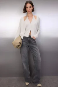 TRENDYOLMİLLA Ecru Double Look buttoned V-neck Regular Pattern Flexible Knitting Blouse - Image 2