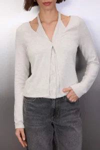 TRENDYOLMİLLA Ecru Double Look buttoned V-neck Regular Pattern Flexible Knitting Blouse - Image 3