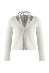 TRENDYOLMİLLA Ecru Double Look buttoned V-neck Regular Pattern Flexible Knitting Blouse - Image 5