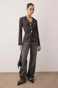 TRENDYOLMİLLA Anthracite Polo Shirt Collar Shirred buttoned Fitted Flexible Knitting Blouse - Image 2