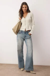 TRENDYOLMİLLA Stone Soft Touch V-neck Zippered Regular/Normal Kesim Knitting Blouse - Image 2