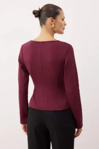 TRENDYOLMİLLA Plum Soft Touch V-neck Zippered Regular/Normal Kesim Knitting Blouse - Image 4