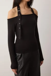 TRENDYOLMİLLA Black Neck Accessory Belt Detailed Fitted Knitting Blouse - Image 3