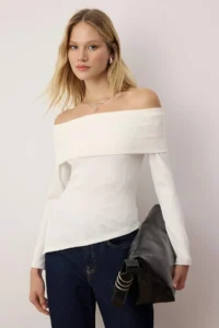 TRENDYOLMİLLA Ecru Carmen Collar Asymmetric Fitted Knitting Blouse