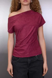TRENDYOLMİLLA Burgundy Asymmetric Yaka Regular/Normal Pattern Knitting Suede Blouse - Image 3