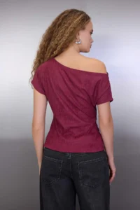 TRENDYOLMİLLA Burgundy Asymmetric Yaka Regular/Normal Pattern Knitting Suede Blouse - Image 4