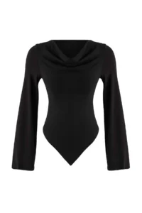 TRENDYOLMİLLA Black Off-Shoulder Neck Asymmetric Fitted/Body-Sitting Knitting Blouse - Image 6