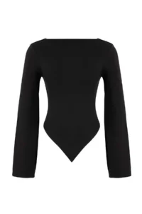 TRENDYOLMİLLA Black Off-Shoulder Neck Asymmetric Fitted/Body-Sitting Knitting Blouse - Image 7