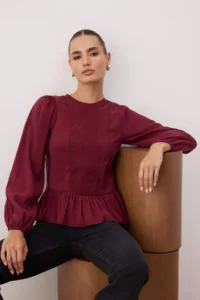 TRENDYOLMİLLA Burgundy Accessory Detailed Weaving Blouse - Image 2