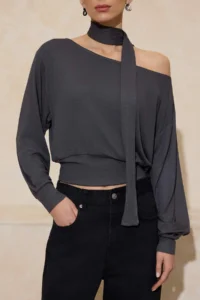 TRENDYOLMİLLA Anthracite Plain Open Omuzlu Shawl Accessory Detailed Regular/Normal Pattern Knitting Blouse - Image 3