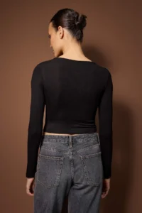 TRENDYOLMİLLA Black Accessory Detailed Asymmetric Fitted Knitting Blouse - Image 4