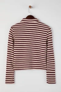 TRENDYOLMİLLA Ecru Striped Thessaloniki buttoned Fitted Polo Shirt Collar Knitting Blouse - Image 6