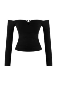 TRENDYOLMİLLA Black Fitted Accessory Detailed Flexible Knitting Blouse - Image 5