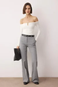 TRENDYOLMİLLA Ecru Fitted Accessory Detailed Flexible Knitting Blouse - Image 2