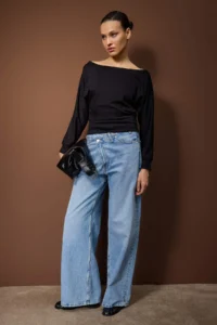 TRENDYOLMİLLA Black Boat Neck Regular Size Knitting Blouse - Image 2