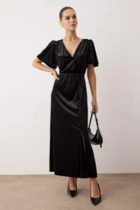 TRENDYOLMİLLA Black Velvet Double breasted V-neck Mendil Kol Plain Midi Knitting Dress - Image 2