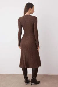 TRENDYOLMİLLA Brown Plain Maxi V-neck A-line Knitwear LONG Dress - Image 4