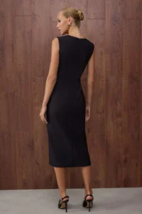 TRENDYOLMİLLA Special Collection Black Arched Accessory Detailed Midi Weaving Dress - Image 4