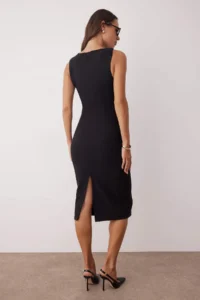 TRENDYOLMİLLA Black Accessory Detailed Midi Weaving Dress - Image 4