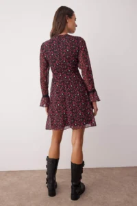 TRENDYOLMİLLA Burgundy Floral Accessory Detailed Short / Mini Lined Siphon Weaving Dress - Image 5