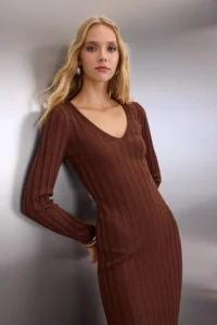 TRENDYOLMİLLA Brown Plain V-neck Detailed Maxi Knitwear LONG Dress - Image 2