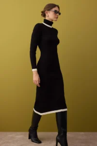 TRENDYOLMİLLA Black Color Bloklu Midi Basic Turtleneck Knit Dress - Image 2