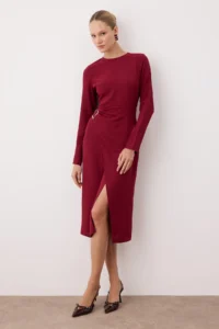 TRENDYOLMİLLA Burgundy Plain A Cut Accessory Detailed Midi Weaving her dress - Image 2