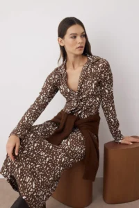 TRENDYOLMİLLA Brown Printed Ruffle / Drape Maxi  Knitting Dress - Image 2