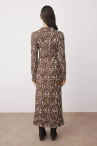 TRENDYOLMİLLA Brown Printed Ruffle / Drape Maxi  Knitting Dress - Image 4