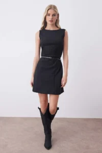 TRENDYOLMİLLA Black Plain Arched Short/Mini Knitting Dress - Image 2