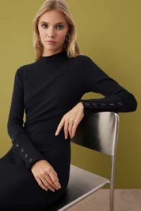 TRENDYOLMİLLA Black Dog collar Fitted/Fitted buttoned Midi Knitting Dress - Image 2