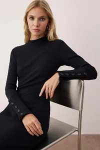 TRENDYOLMİLLA Black Dog collar Fitted/Fitted buttoned Midi Knitting Dress - Image 6