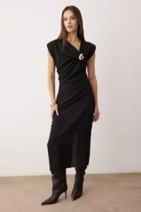 TRENDYOLMİLLA Black Accessory Detailed Midi Weaving her dress