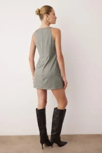 TRENDYOLMİLLA Gray Crowbar gilet Short / Mini Weaving Dress - Image 4