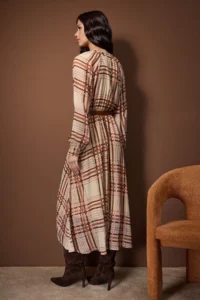 TRENDYOLMİLLA Multicolored Plaid / Checkered Arched Midi Lined Weaving Dress - Image 4