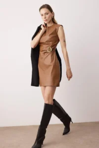 TRENDYOLMİLLA Brown Plain Short / Mini Weaving Dress