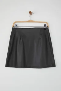 TRENDYOLMİLLA Black Button Detailed wrap Mini Faux Leather Knitting Skirt - Image 6