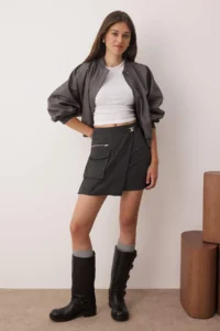 TRENDYOLMiLLA Anthracite Belt and Pocket Detail Double breasted Covered Weaving Mini Skirt - Image 2