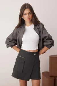 TRENDYOLMiLLA Anthracite Belt and Pocket Detail Double breasted Covered Weaving Mini Skirt - Image 3