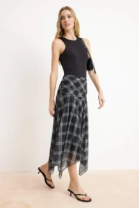 TRENDYOLMİLLA Multicolored Plaid Printed skater Asymmetric Skirt Flexible Knitting Skirt with Tip Detail - Image 2