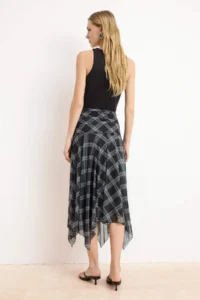 TRENDYOLMİLLA Multicolored Plaid Printed skater Asymmetric Skirt Flexible Knitting Skirt with Tip Detail - Image 4