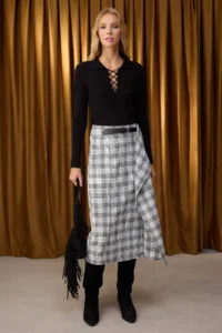 TRENDYOLMİLLA Special Collection Black Checkered Midi Skirt with Belt Detail - Image 2