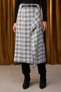 TRENDYOLMİLLA Special Collection Black Checkered Midi Skirt with Belt Detail - Image 4