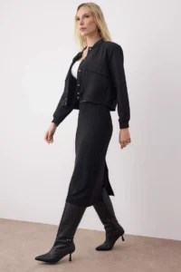 TRENDYOLMİLLA Black Pen Double Arched Crepe Flexible Knitting Skirt - Image 3