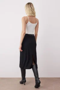 TRENDYOLMİLLA Black Pen Double Arched Crepe Flexible Knitting Skirt - Image 4