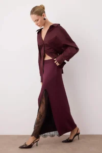 TRENDYOLMİLLA Burgundy Lace Slit Detailed Maxi Knitwear Skirt